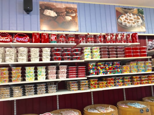 Old Mill Candy Kitchen 33 Photos 26 Reviews Candy Stores