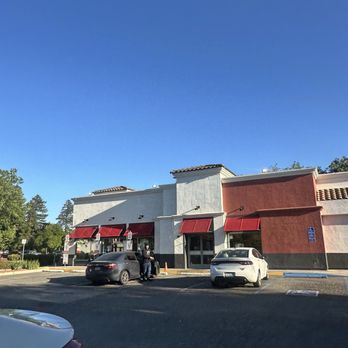 KFC - Outside - Fast Food Near Me - Davis, California