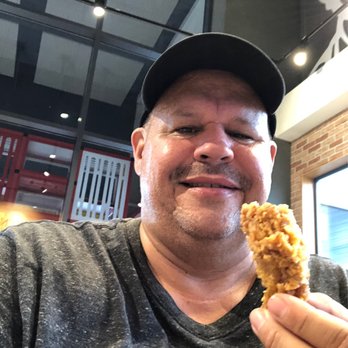 KFC Updated March 2024 Ronda de Can Rabadà Dordogne Castelldefels