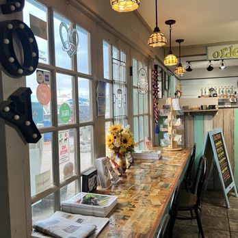 Rockport Daily Grind - Indoor Seating - Coffee & Tea Near Me - Rockport, Texas Rockport Daily Grind - Indoor Seating - Coffee & Tea Near Me - Rockport, Texas