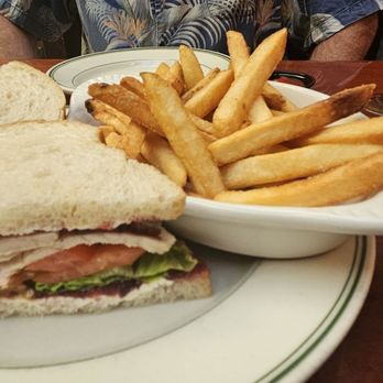 Huber's Cafe - Turkey Sandwich was not great - American Near Me - Portland, Oregon