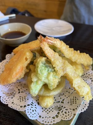 Momo Sushi by null
