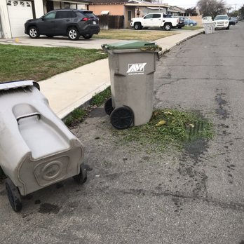 Republic Services Fresno - Green waste spilled all over and not cleaned up, can knocked down - Dumpster Rental Near Me - Fresno, California Republic Services Fresno - Green waste spilled all over and not cleaned up, can knocked down - Dumpster Rental Near Me - Fresno, California