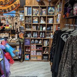 Kindred Hearts at Canyon Way - Games section!