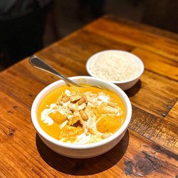 Nittaya's Secret Kitchen - Massaman curry with chicken (spicy level 1) - yum