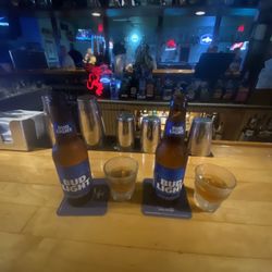 Shady Oaks Lounge & Package - Bar
