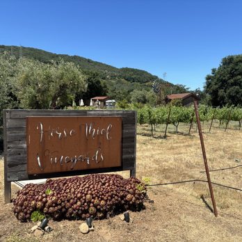 Cottage Creek Vineyards - Welcome sign - Wineries Near Me - Morgan Hill, California Cottage Creek Vineyards - Welcome sign - Wineries Near Me - Morgan Hill, California