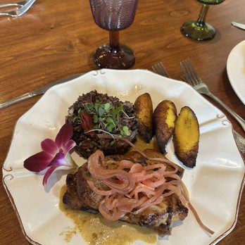 Habana - Lechón asado - Cuban Near Me - Irvine, California Habana - Lechón asado - Cuban Near Me - Irvine, California