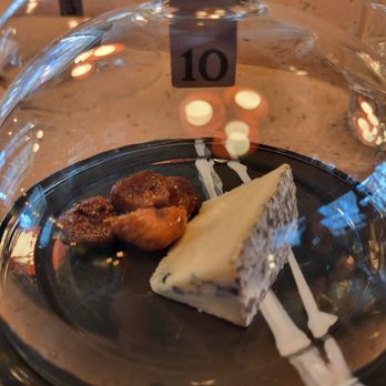 Pick & Cheese - Cheese paired with nuts - Delis Near Me - London, XGL