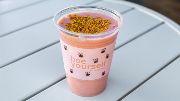 The Hive Superfood Eats & Organic Cafe - Santa Monica by null