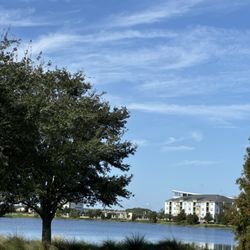 Laureate Park Nature Trailhead - Lake