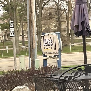 Luke's Cafe - tables and chairs outside - Breakfast & Brunch Near Me - McFarland, Wisconsin