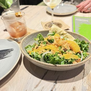 Moku Kitchen - Kale salad - Cocktail Bars Near Me - Honolulu, Hawaii