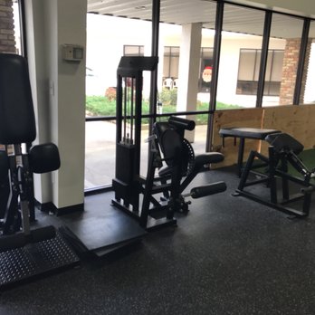 HWY 22 Gym - Various leg machines - Gyms Near Me - Mandeville, Louisiana