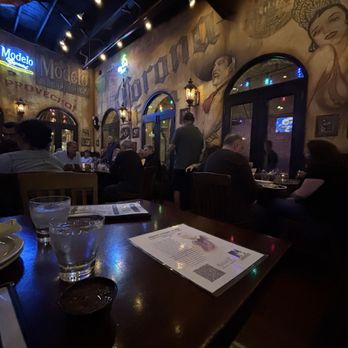 Salsa 17 - Seating area - Mexican Near Me - Arlington Heights, Illinois