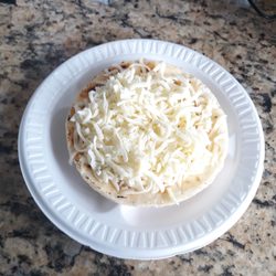 La Tri Color - Arepas con queso