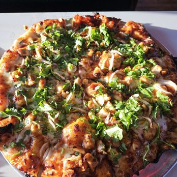 Toppers Pizza Place - Pizza Near Me - Ventura, California