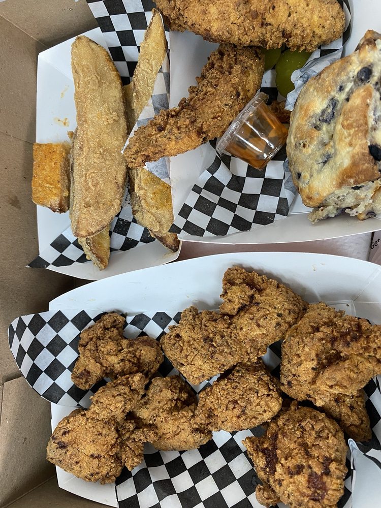 Saucin' it up Fried Chicken