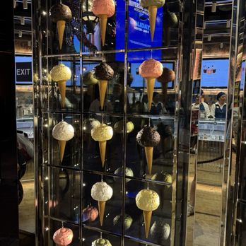 Venchi - Gelato Near Me - Glendale, California