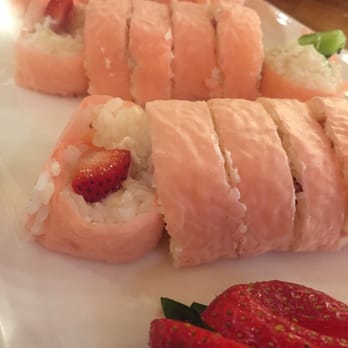 Lahaina Sushi Ko - Dessert sushi with cream cheese, strawberries, kiwi, and magic. - Sushi Bars Near Me - Lahaina, Hawaii
