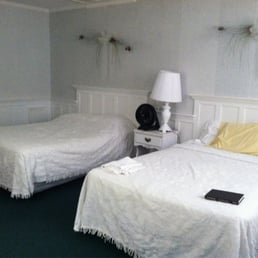 Clean and nice rooms. Air conditioners work very well!!