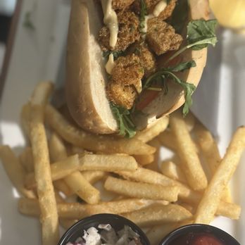 Tom's Oyster Bar - Louisiana Seafood Po' Boy - Pubs Near Me - Royal Oak, Michigan