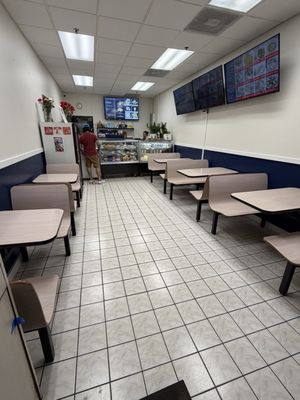 Ba-Le Sandwich Shop by null