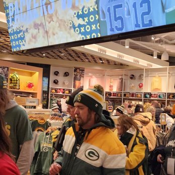 Lambeau Field - Packers store - Stadiums & Arenas Near Me - Green Bay, Wisconsin Lambeau Field - Packers store - Stadiums & Arenas Near Me - Green Bay, Wisconsin