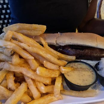 Monty's Sunset - South Beach - Johnsonville Brat - Seafood Near Me - Miami Beach, Florida