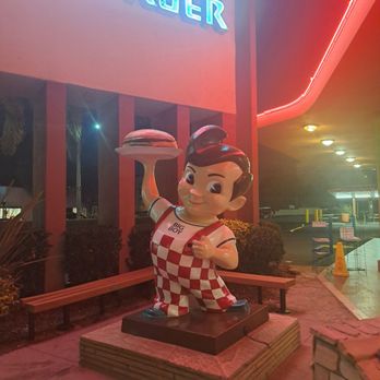 Bob’s Big Boy - American Near Me - Burbank, California