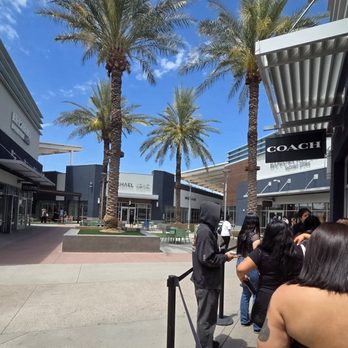 The Coach Coffee Shop - Line. - Coffee & Tea Near Me - Glendale, Arizona The Coach Coffee Shop - Line. - Coffee & Tea Near Me - Glendale, Arizona