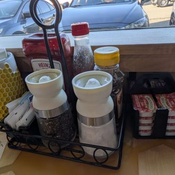 Honey Bees Breakfast Lunch - Table set up - Breakfast & Brunch Near Me - Myrtle Beach, South Carolina Honey Bees Breakfast Lunch - Table set up - Breakfast & Brunch Near Me - Myrtle Beach, South Carolina