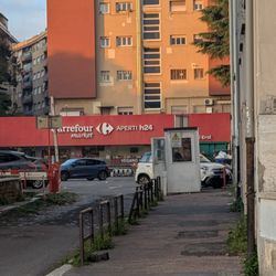 Carrefour - It's bigger than it looks from the outside