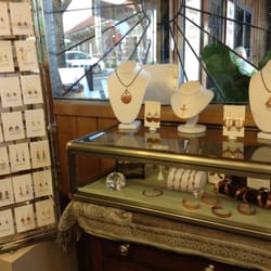 Lindsay Gallery - Such a beautiful selection here at the Lindsay Gallery