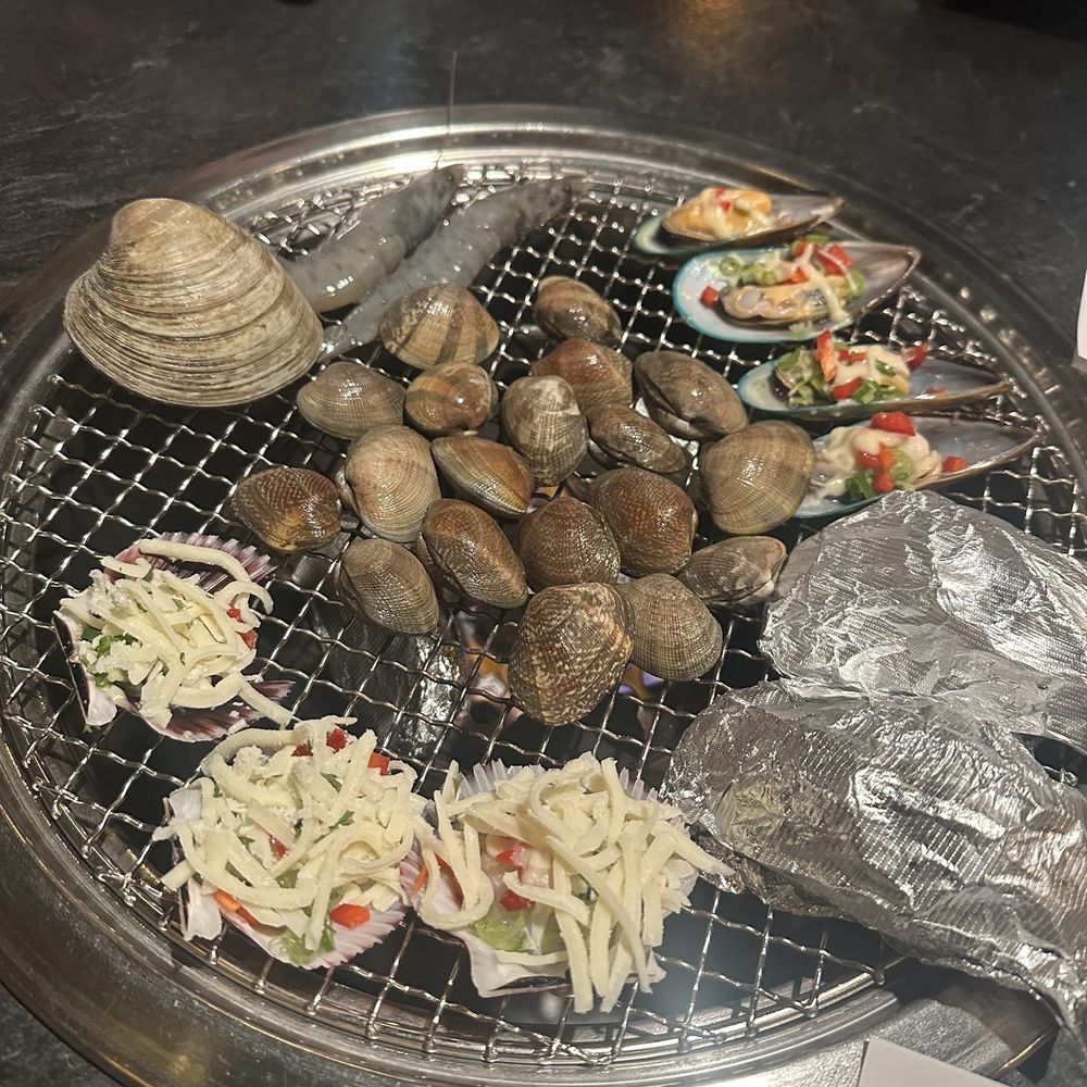 Burnin' Shell - Crew Set - Seafood Near Me - Los Angeles, California