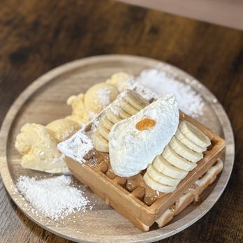Waffle and Berry - Waffles Near Me - Honolulu, Hawaii
