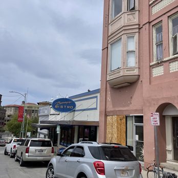 Benny's Bistro - outside - New American Near Me - Helena, Montana