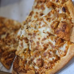 Pizza Mike's Pizzeria - Buffalo chicken pizza