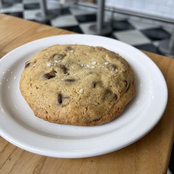 Magpie Diner - Chocolate Chunk Cookie - Breakfast & Brunch Near Me - Harrisonburg, Virginia Magpie Diner - Chocolate Chunk Cookie - Breakfast & Brunch Near Me - Harrisonburg, Virginia