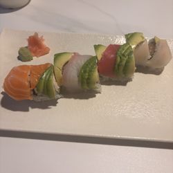 Fuji Japanese Steakhouse - Rainbow roll