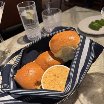 Kirkwood - Bread service free - American Near Me - Houston, Texas