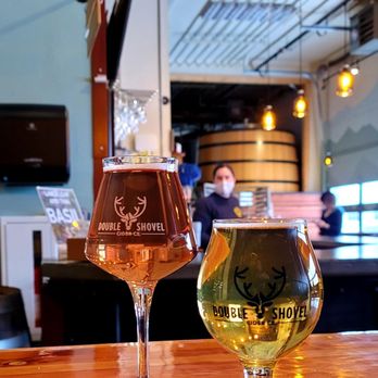 Double Shovel Cider - Double Shovel Blue Berry Sour and Pineapple Cider - Cideries Near Me - Anchorage, Alaska