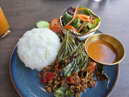 Som Dee Thai Kitchen & Bar by null