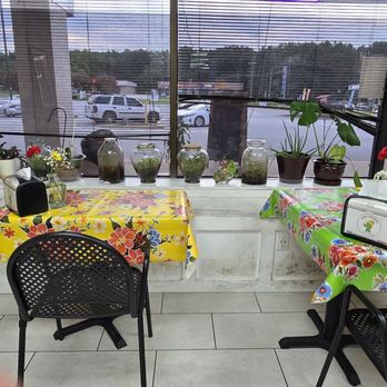 Don Churro Taqueria - Owner is a SUPER nice guy & he really put thought into his dining area - Tacos Near Me - Austell, Georgia Don Churro Taqueria - Owner is a SUPER nice guy & he really put thought into his dining area - Tacos Near Me - Austell, Georgia