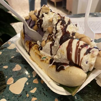 Sampaguita - Sundae - Ice Cream & Frozen Yogurt Near Me - Orlando, Florida