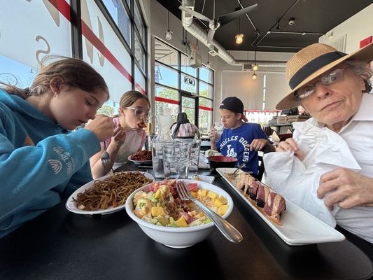 Hamachi Sushi Bar by null