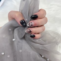 Castle Nails
