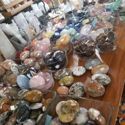 Angelic Attitudes - Large selection of polished Palm stones makes it very decorative healing process in your home