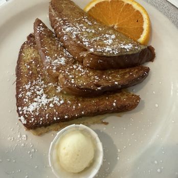 Ocean Diner - French toast, pretty delicious. - Diners Near Me - Hermosa Beach, California