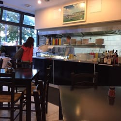 Little Greek Tavern - Theke mit Gyrosspieß!